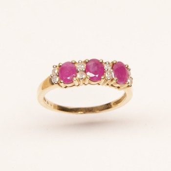 9ct Gold Ruby/Diamond Ring